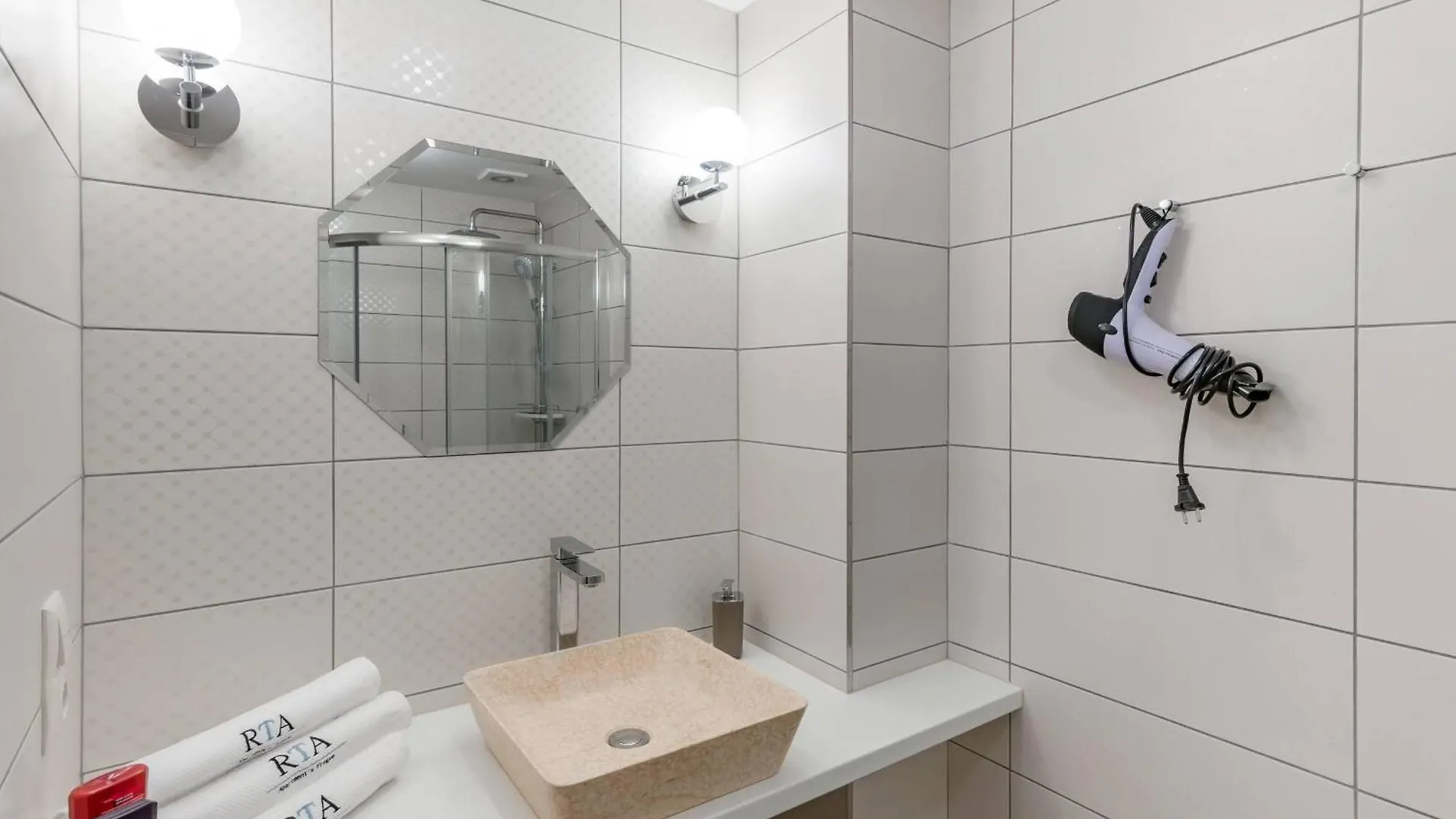 Pastel Art Deco 3Bdr Ruterra Apt Prague République tchèque