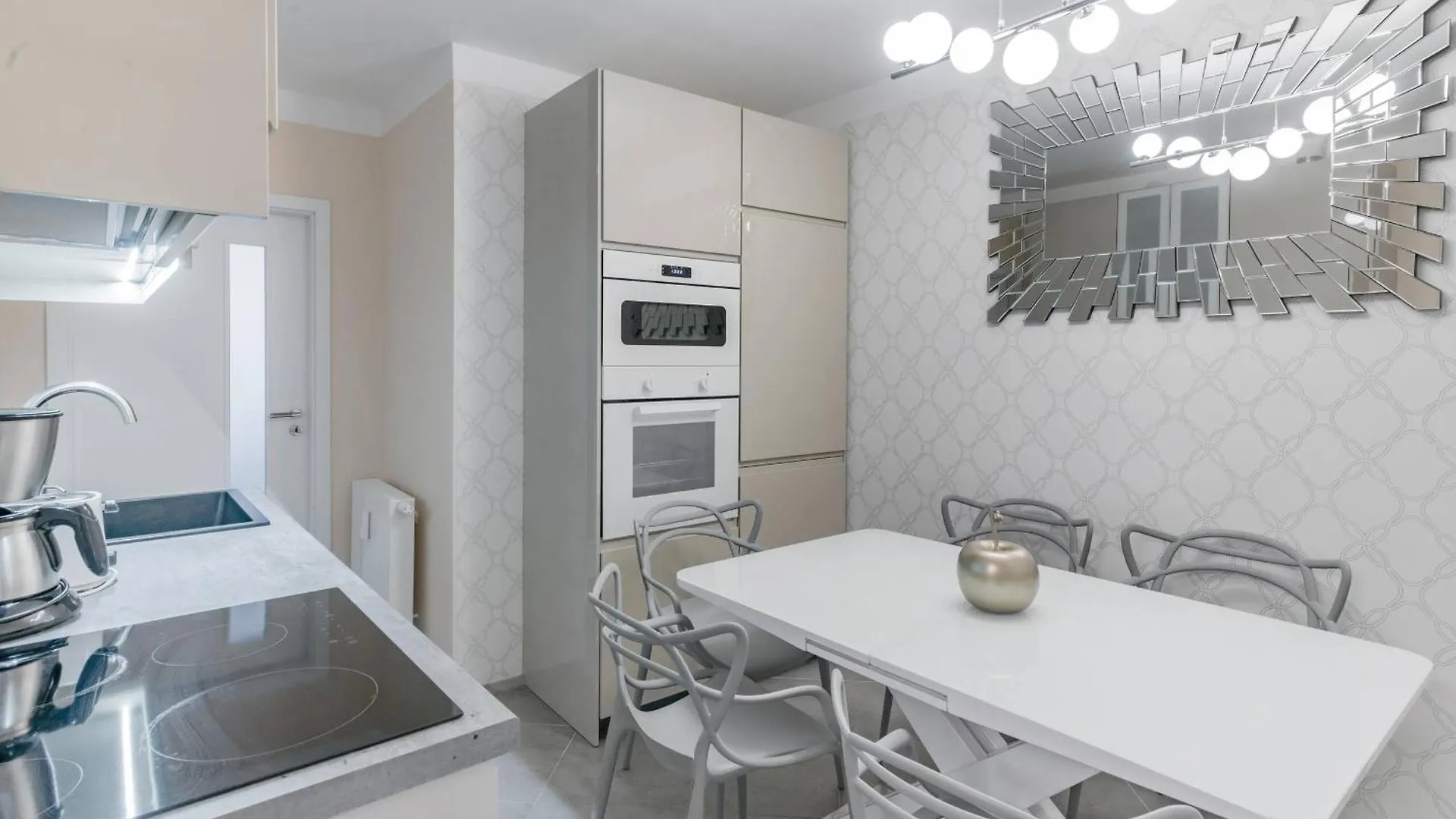 Pastel Art Deco 3Bdr Ruterra Apt Prague Apartment
