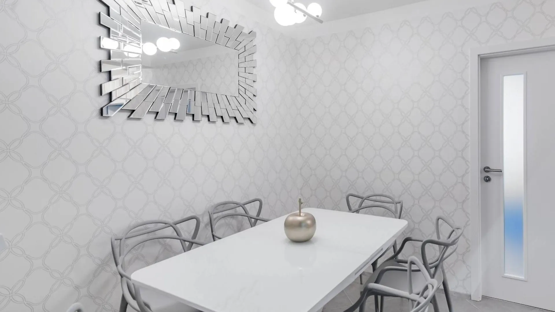 Pastel Art Deco 3Bdr Ruterra Apt Prague Apartment