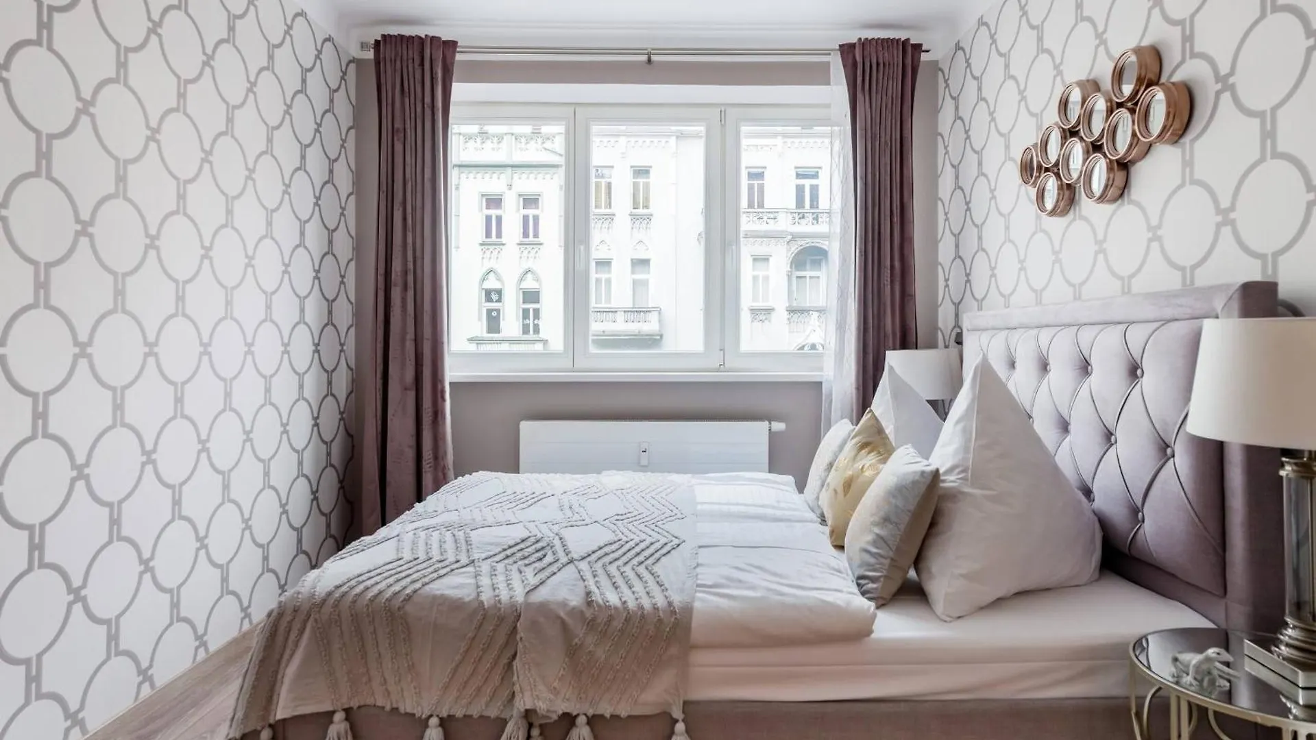 Apartment Pastel Art Deco 3Bdr Ruterra Apt Prague
